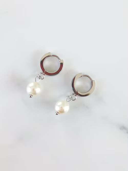JOJO Pearly Round Earrings
