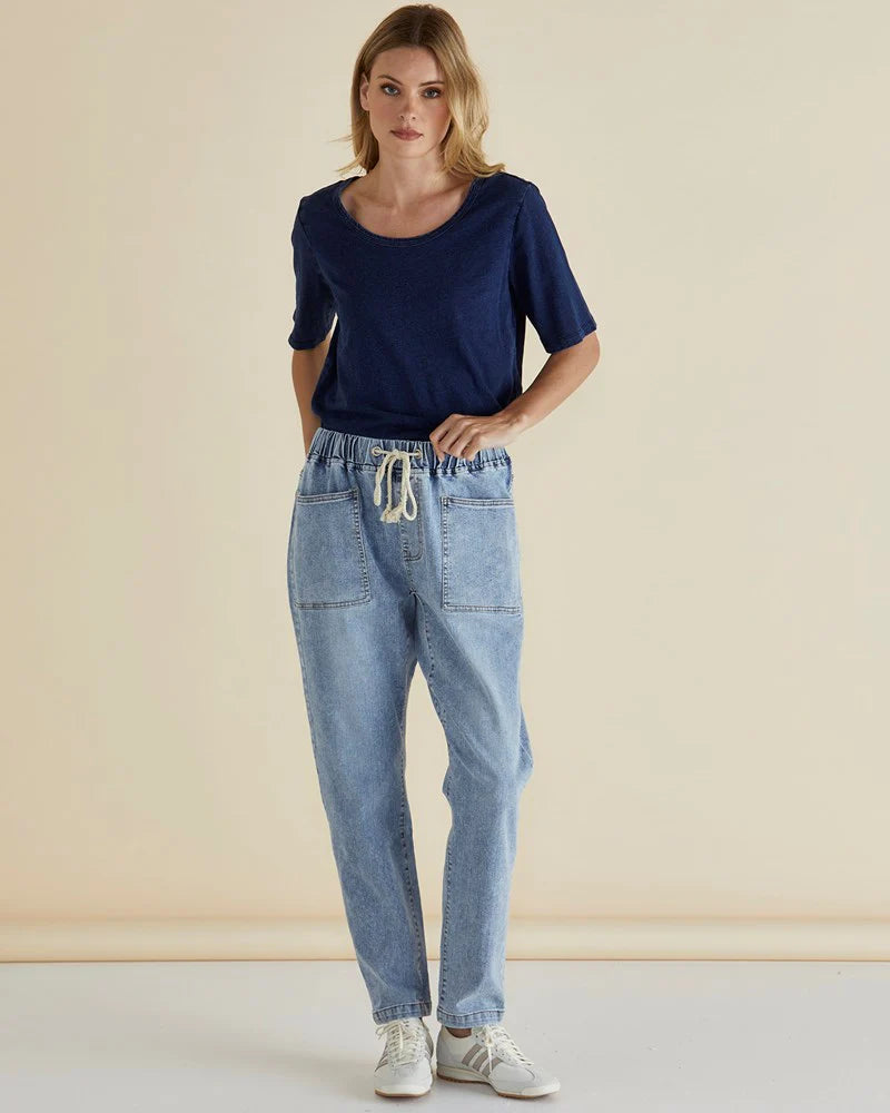Betty Basics Haven Straight Leg Jean | Light Blue Wash