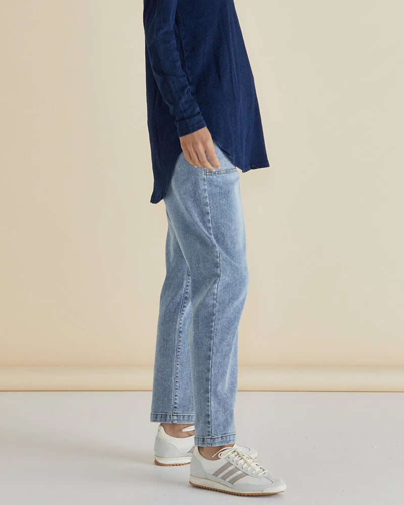 Betty Basics Haven Straight Leg Jean | Light Blue Wash