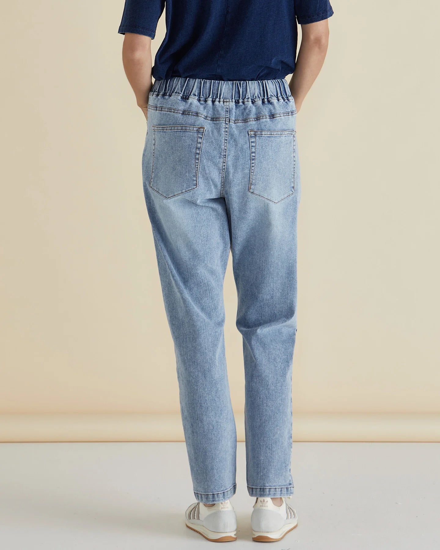 Betty Basics Haven Straight Leg Jean | Light Blue Wash