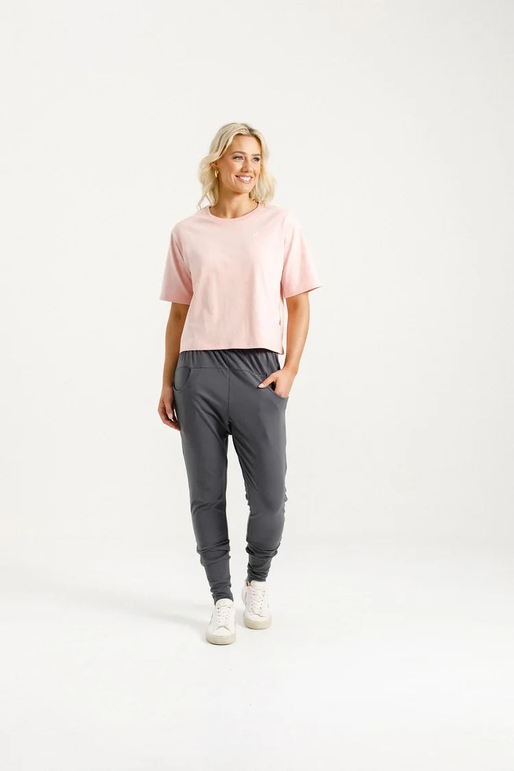 Homelee Apartment Pants | Graphite with Blossom X