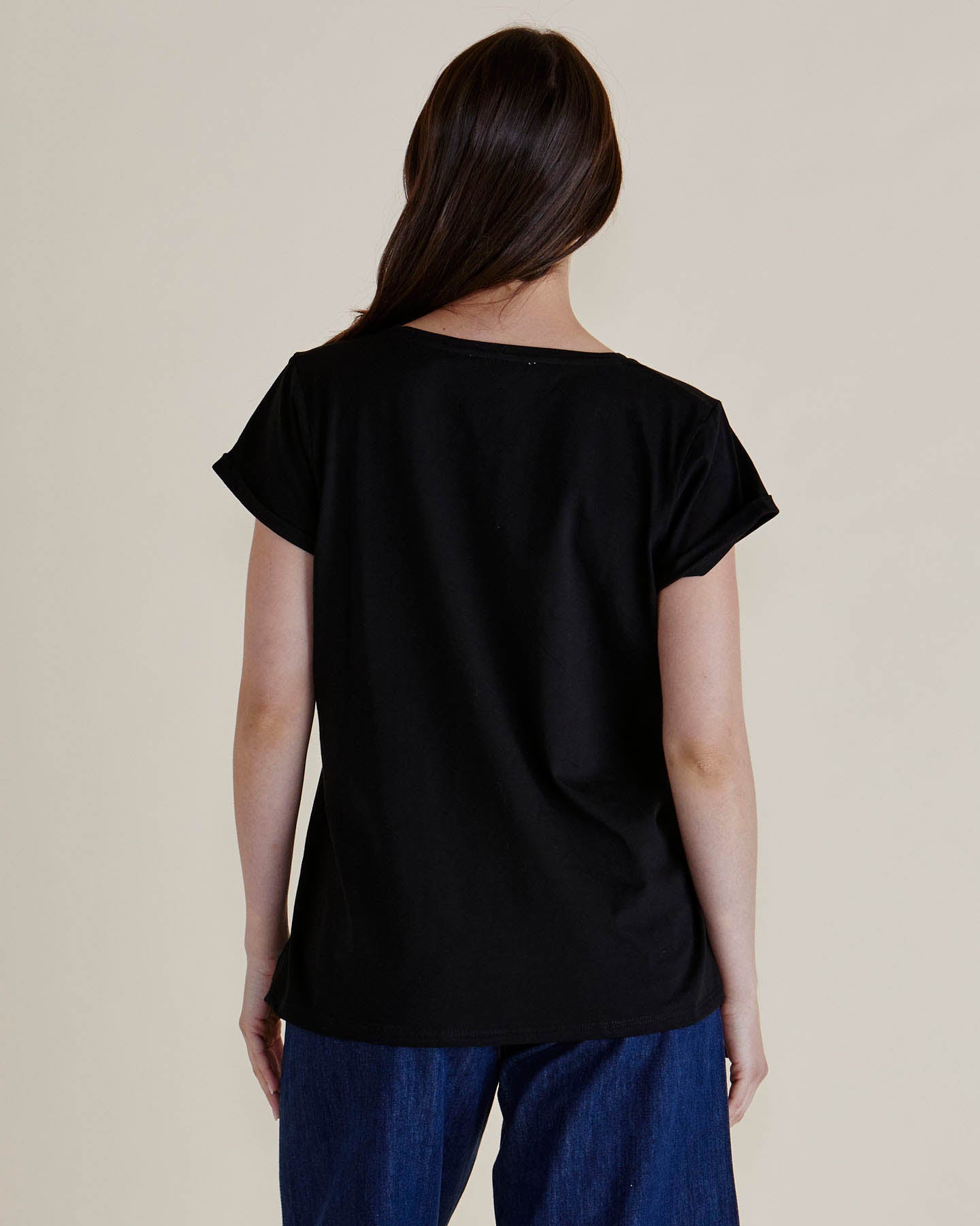 Betty Basics Ayla V-Neck Tee | Black