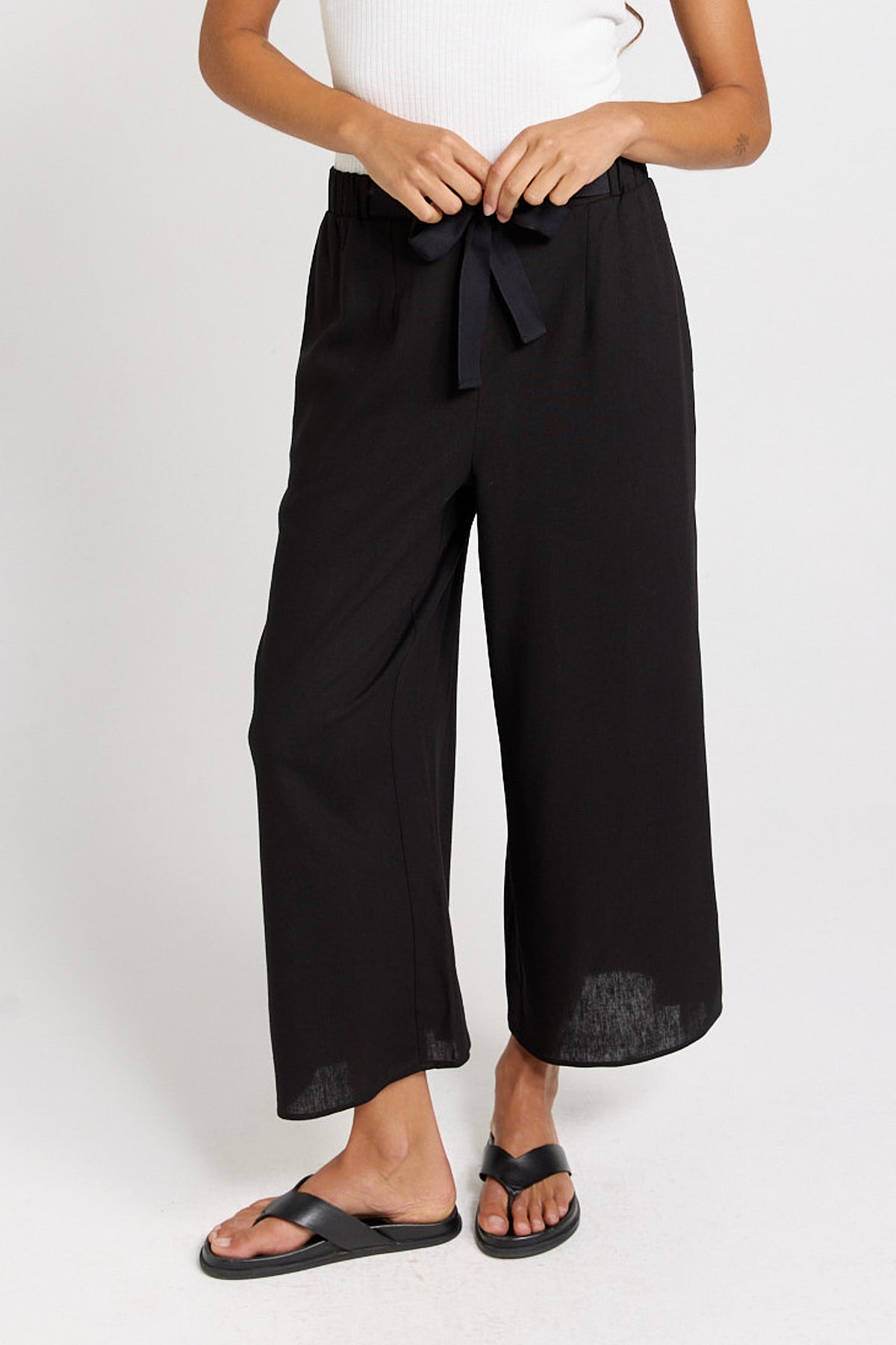 Betty Basics Bella Crop Pants | Black