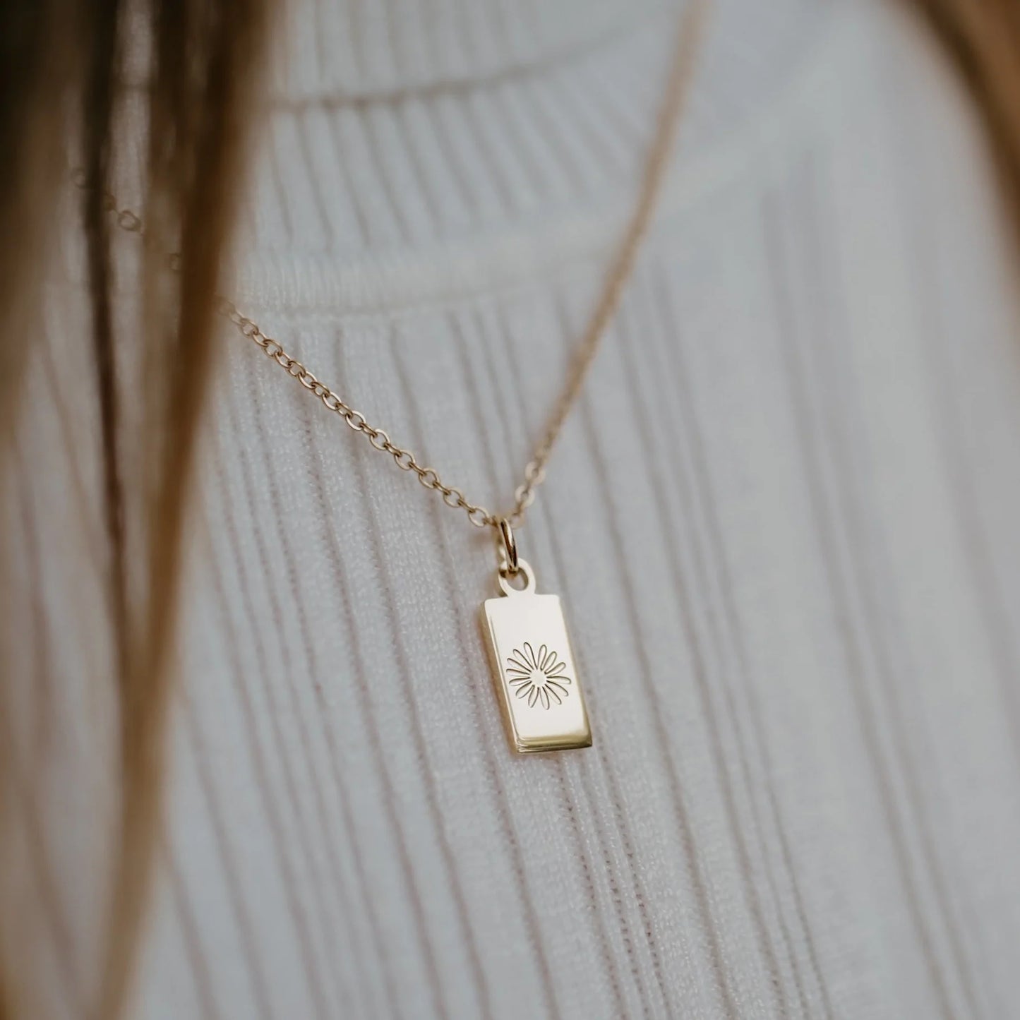 Katy B Etched Daisy Necklace