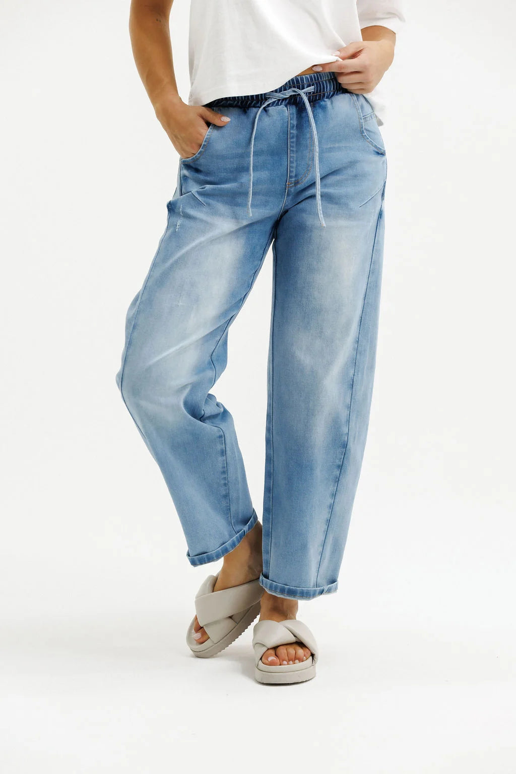 Homelee Barrel Jeans | Sky Wash