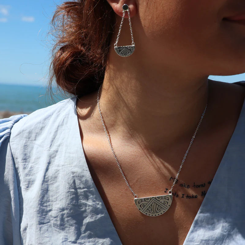 Little Taonga Maunga-nui Breastplate Necklace