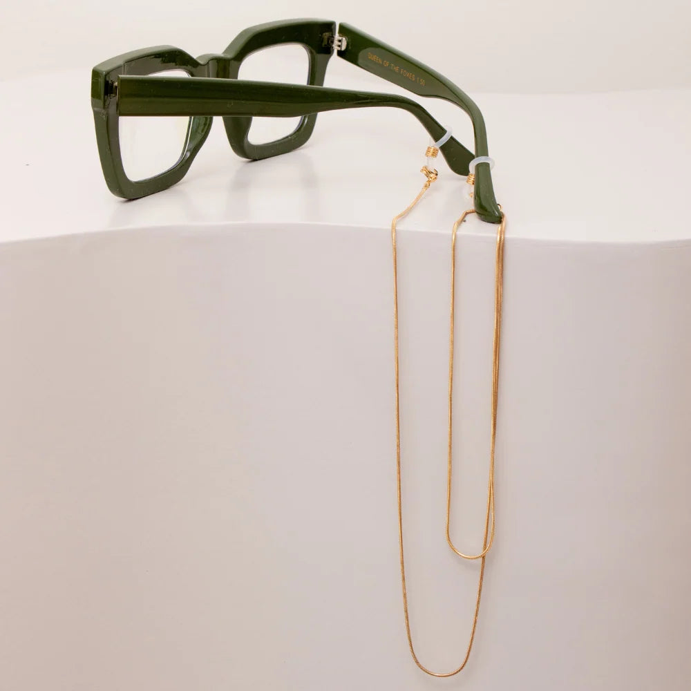 Queen of the Foxes Simple Glasses Chain