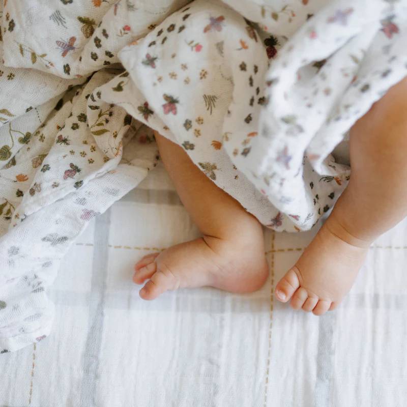 Little Unicorn Single Cotton Muslin Swaddle | Garden Bees