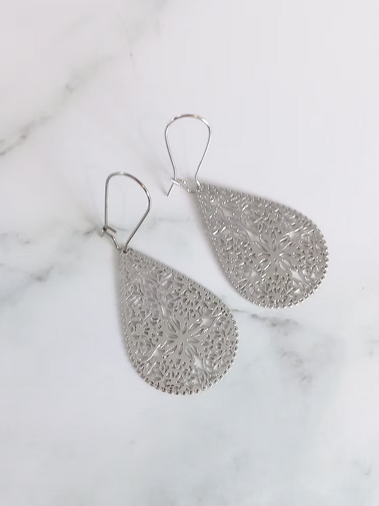 Jojo Earrings | Complete Pendant Hook Earrings