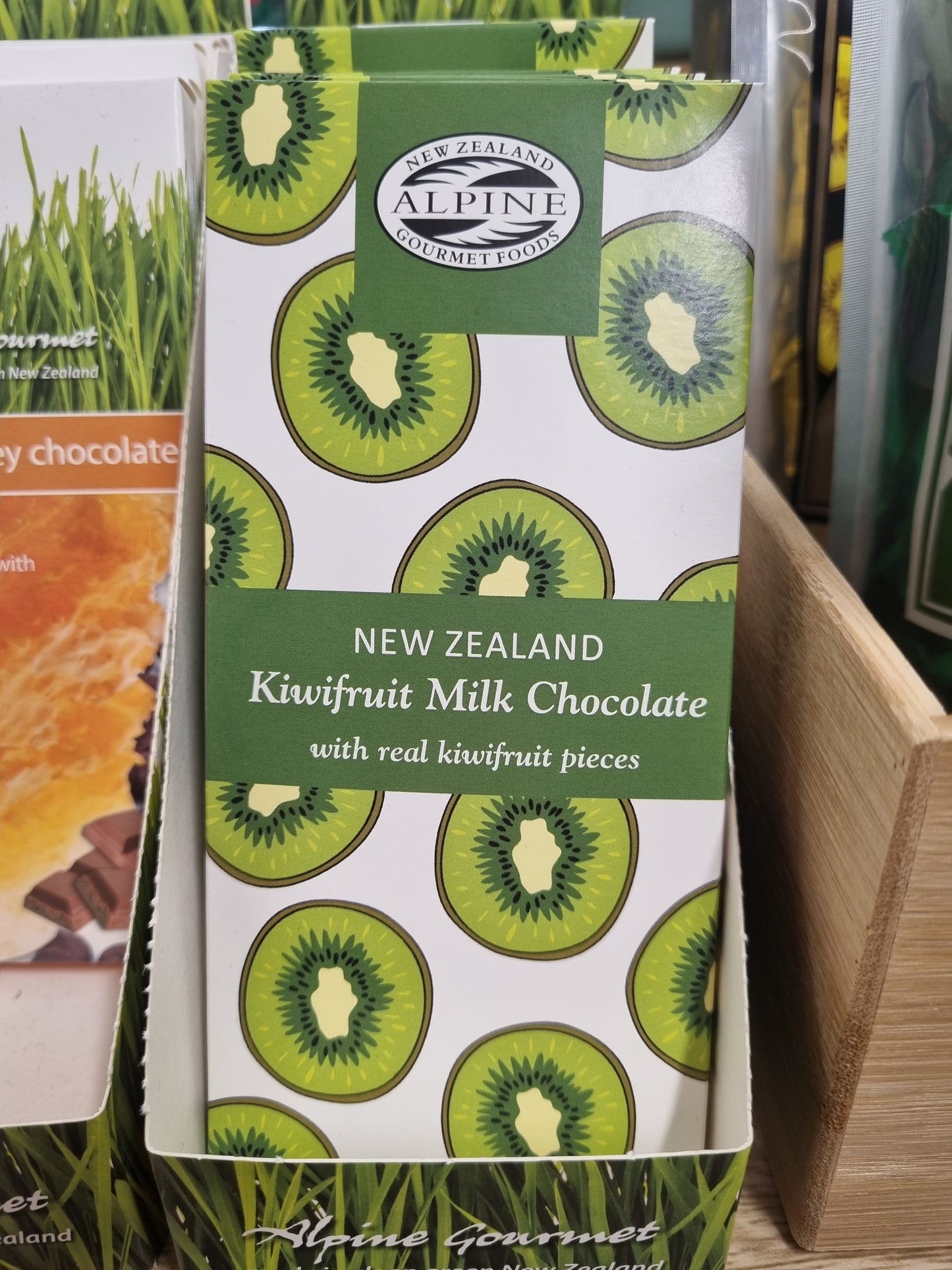 Premium Milk Chocolate with Kiwifruit Pieces 100g