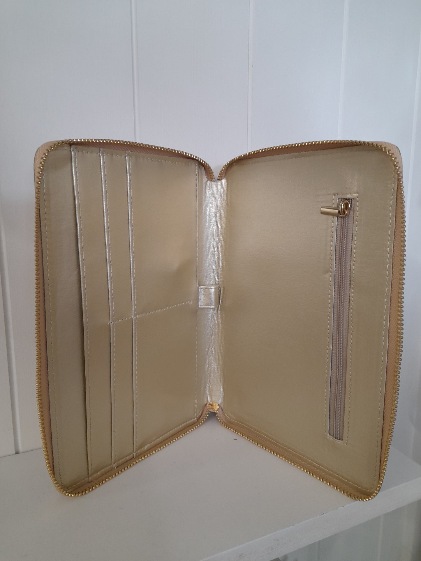 Stella + Gemma Getaway Travel Wallet
