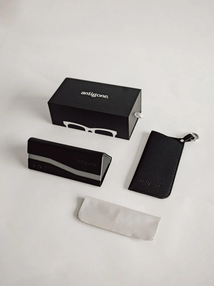 Antigone Coda Sunglasses | Black Green