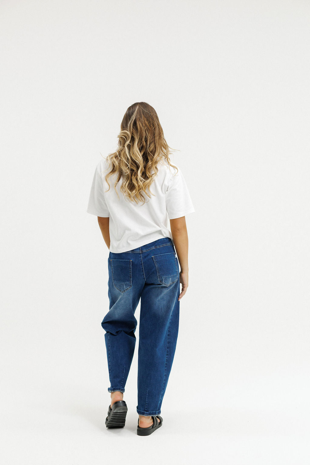 Homelee Barrel Jeans | Blue Wash