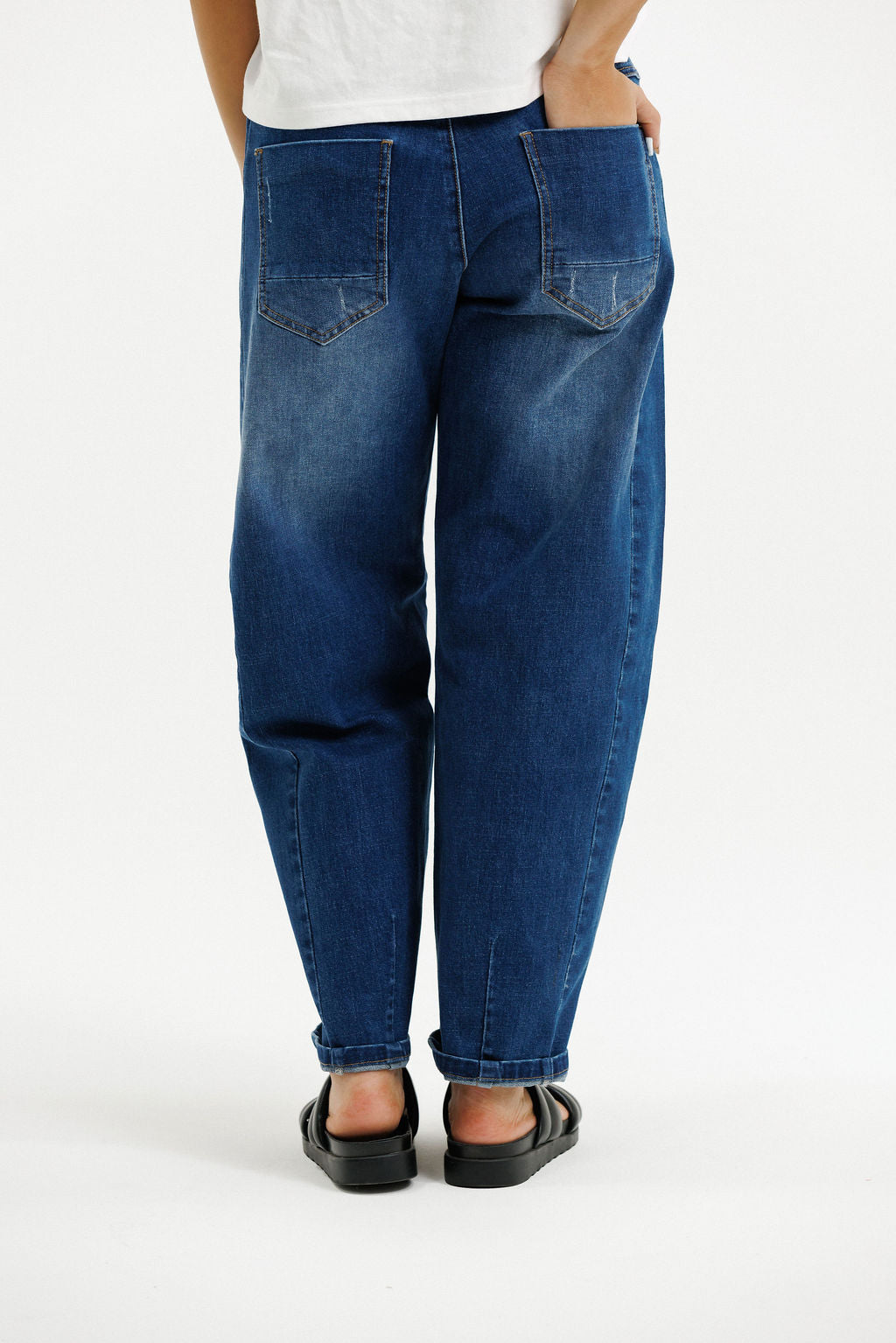 Homelee Barrel Jeans | Blue Wash