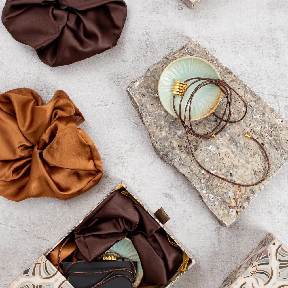 Queen of the Foxes Little Luxe Giftset | Pendant Cord Necklace