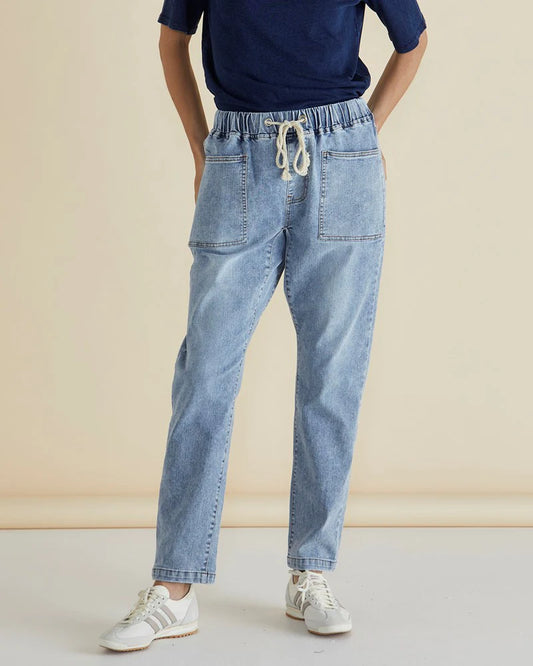 Betty Basics Haven Straight Leg Jean | Light Blue Wash