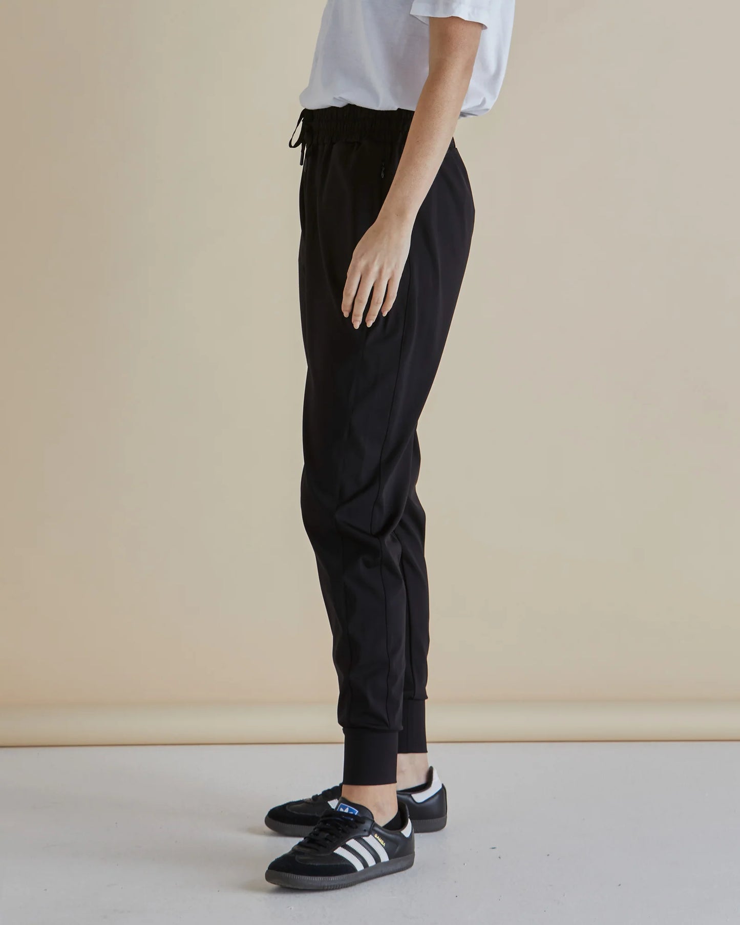 Betty Basics Cara Travel Jogger | Black