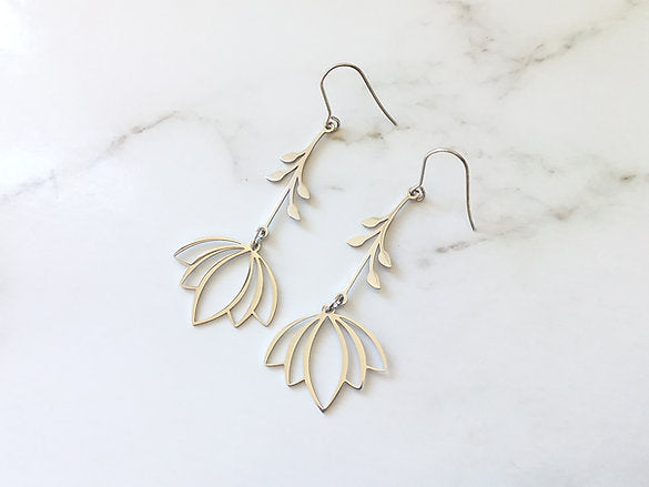 JOJO Hanging Flower Earrings