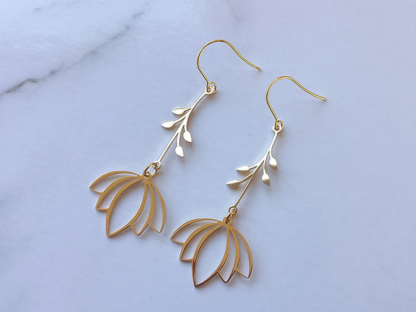JOJO Hanging Flower Earrings