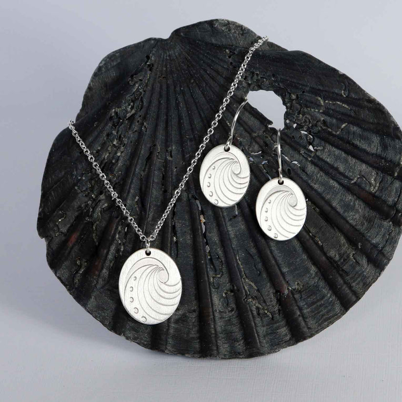 Little Taonga Paua Pendant Earrings