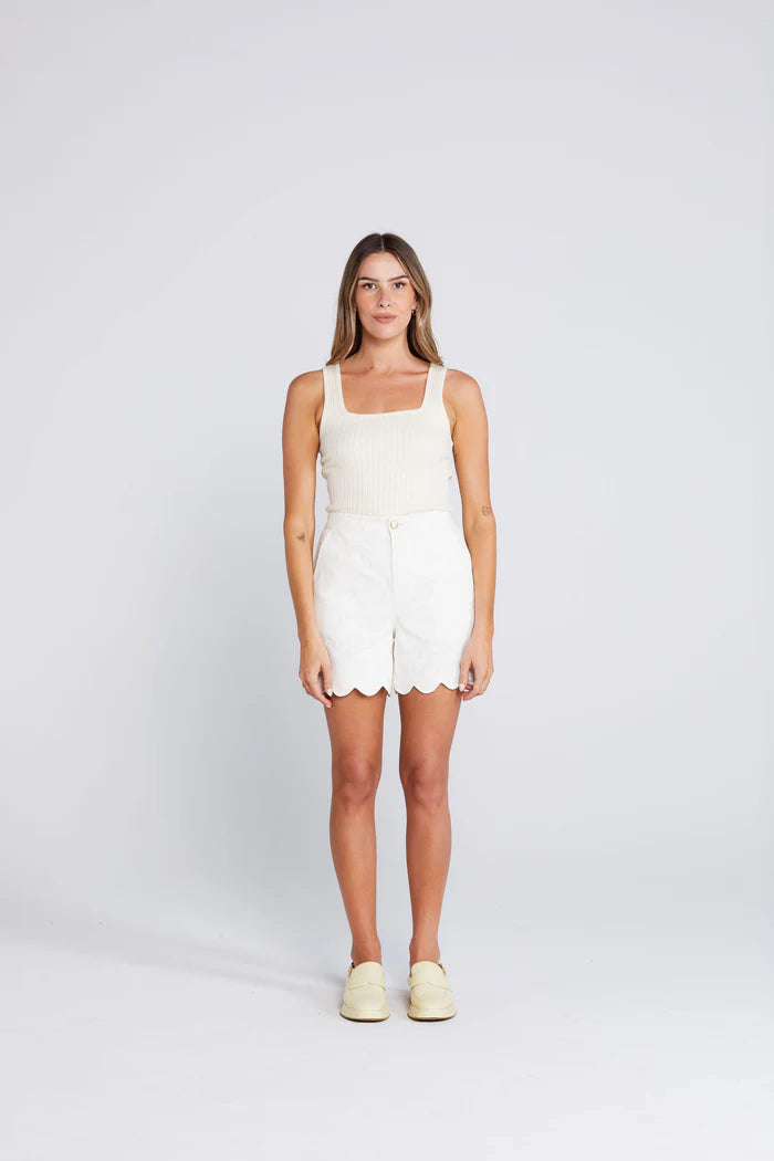 Thing Thing Everyday Short | Creamy Daisy