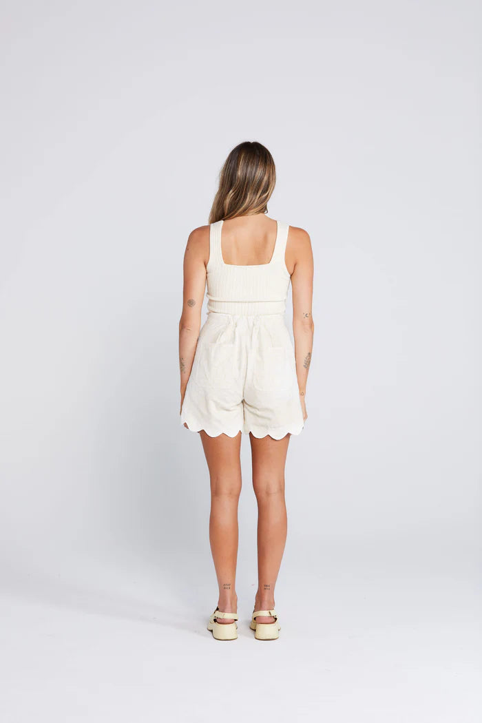 Thing Thing Everyday Short | Creamy Daisy