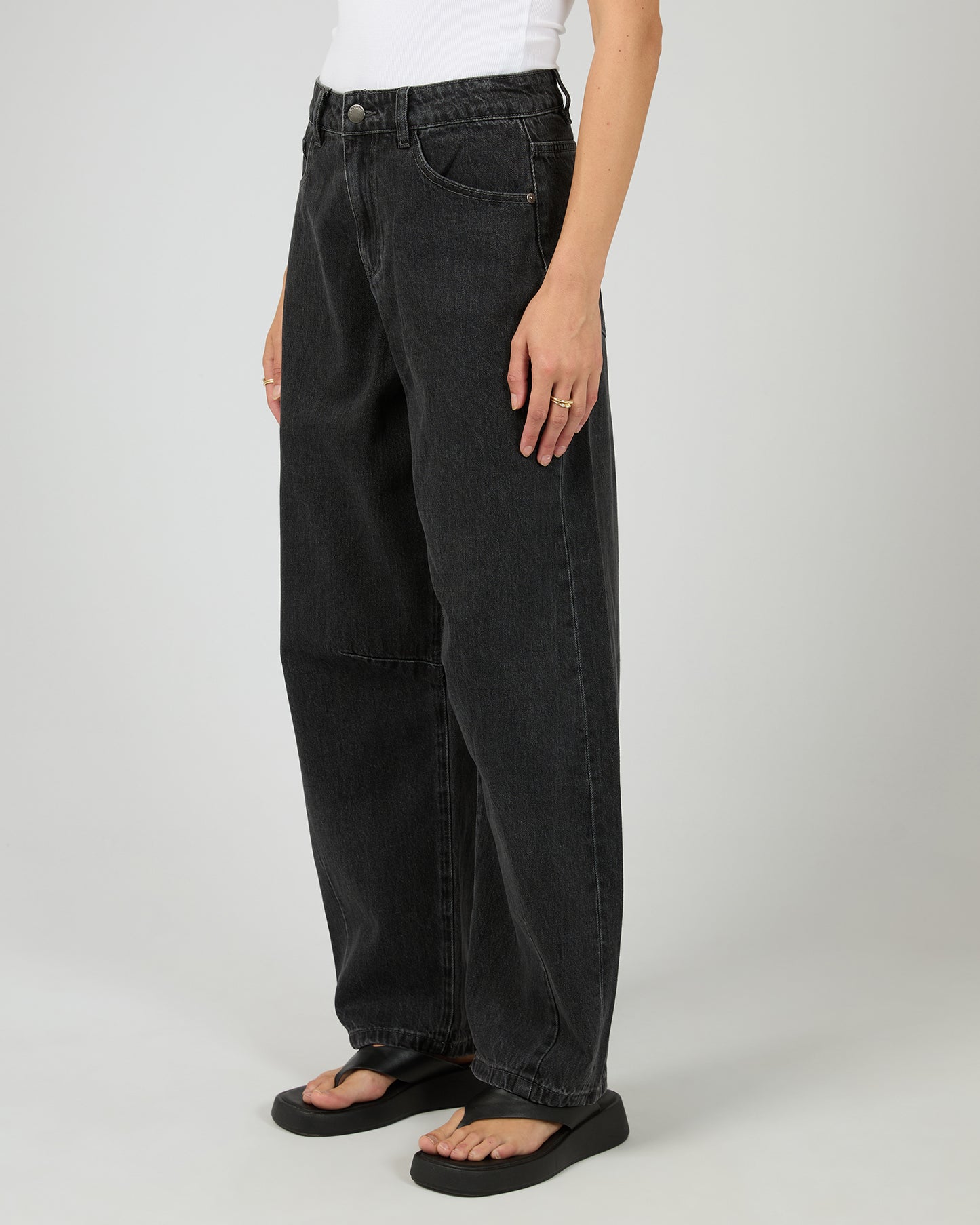 All About Eve Hallie Barrell Leg Jean | Coal