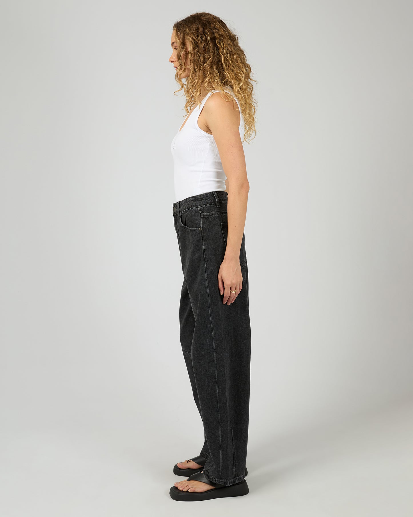 All About Eve Hallie Barrell Leg Jean | Coal