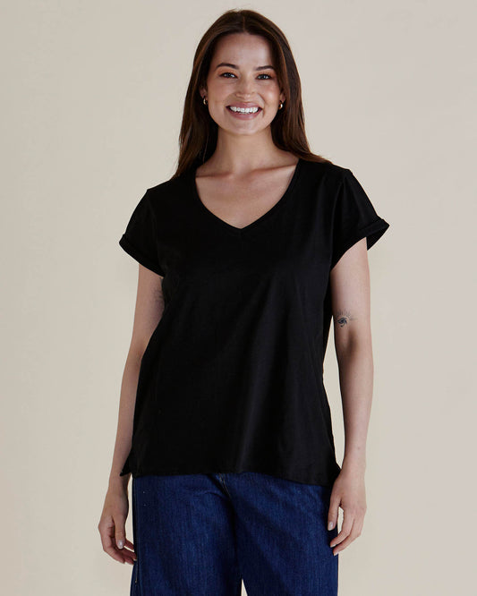 Betty Basics Ayla V-Neck Tee | Black
