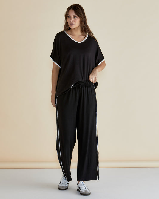 Betty Basics Evelyn Wide Leg Jogger | Black