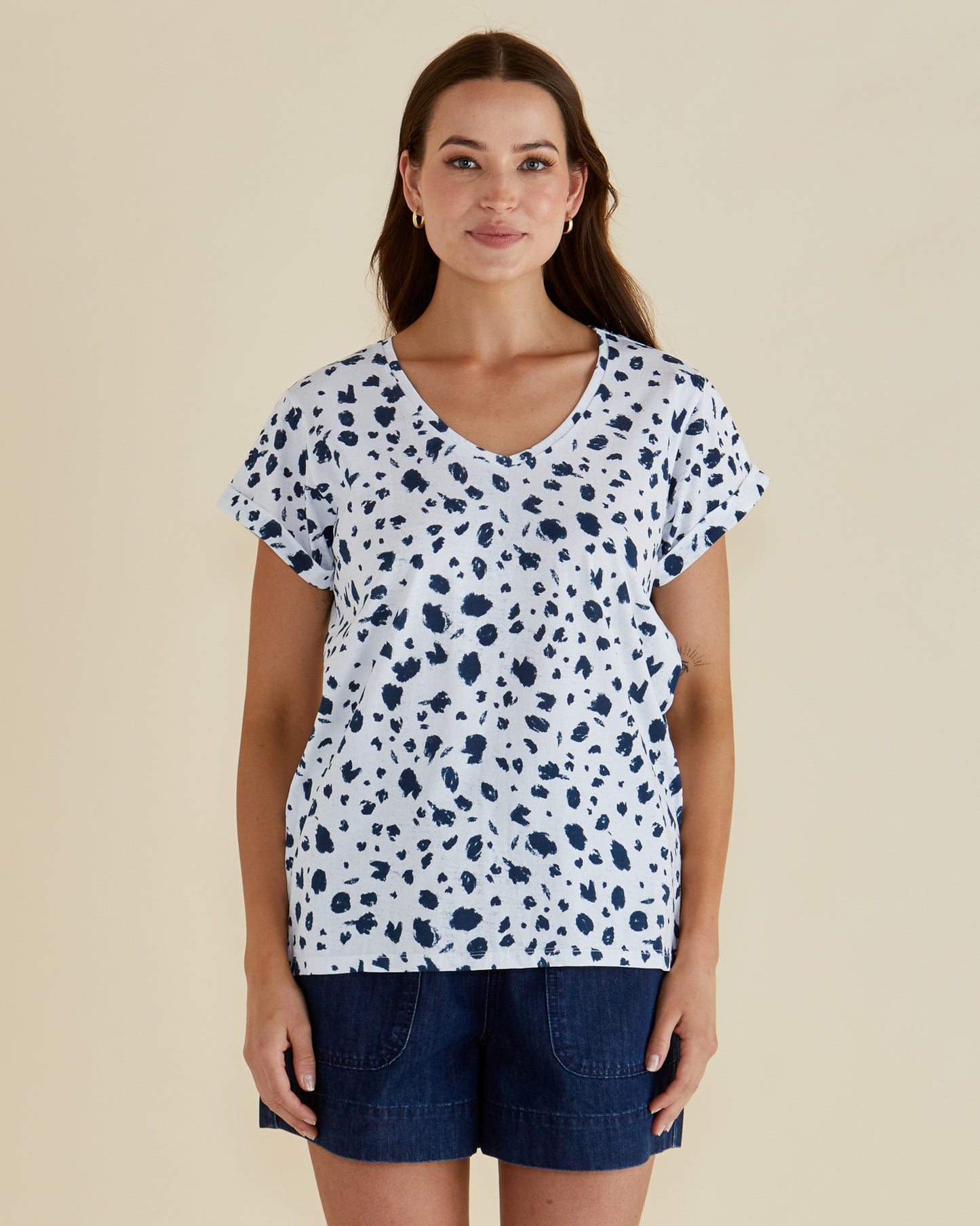 Betty Basics Ayla V-Neck Tee | Spot Print