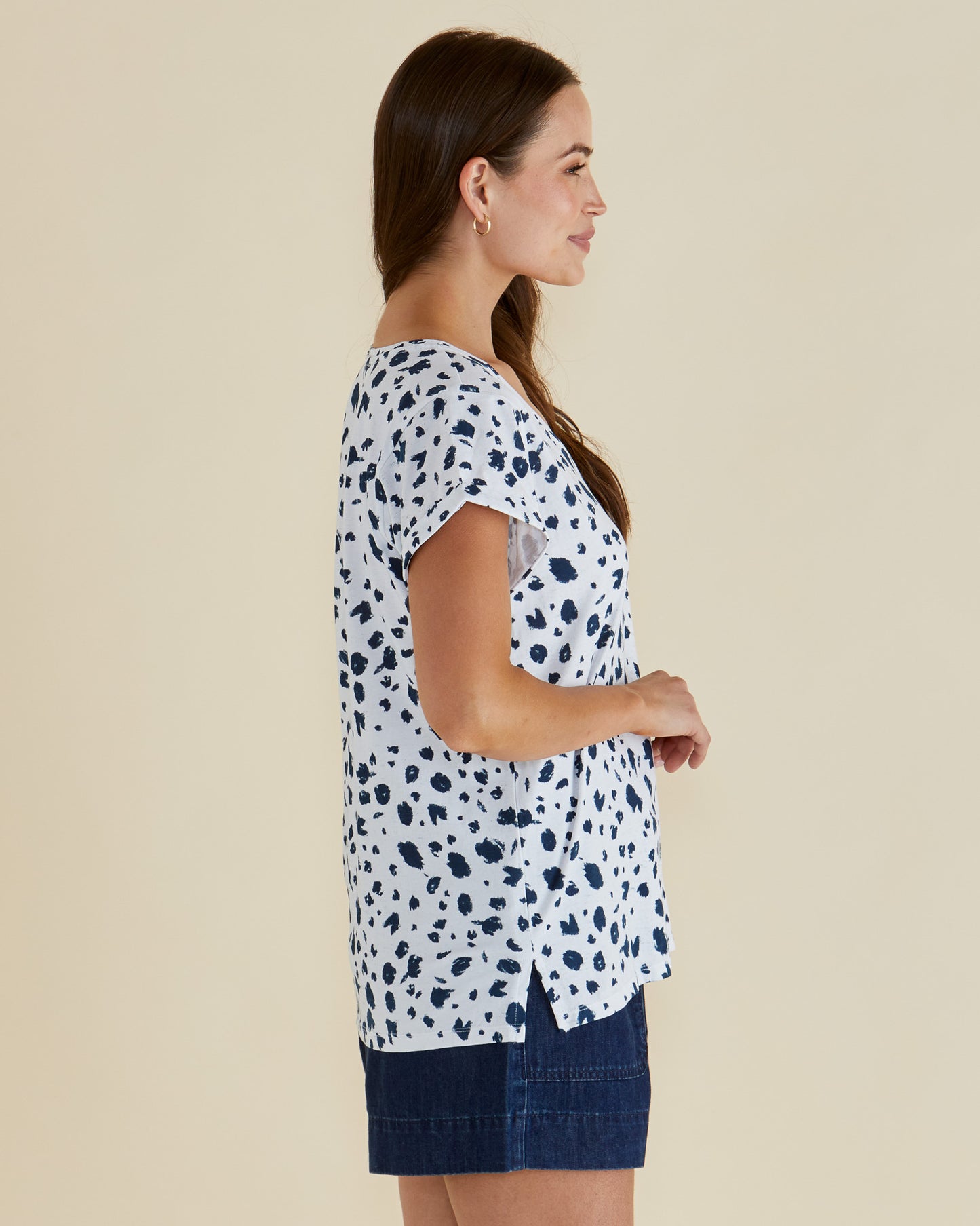 Betty Basics Ayla V-Neck Tee | Spot Print