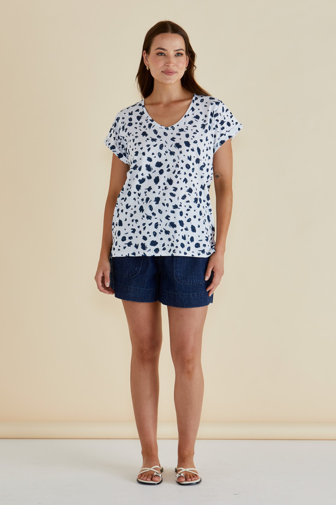 Betty Basics Ayla V-Neck Tee | Spot Print